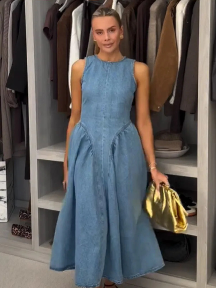 Women Blue Denim Pleated High Waist Aline Long Dress Sexy Backless Sleeveless Laceup Vestidos Elegant Street Party Dresses 250526