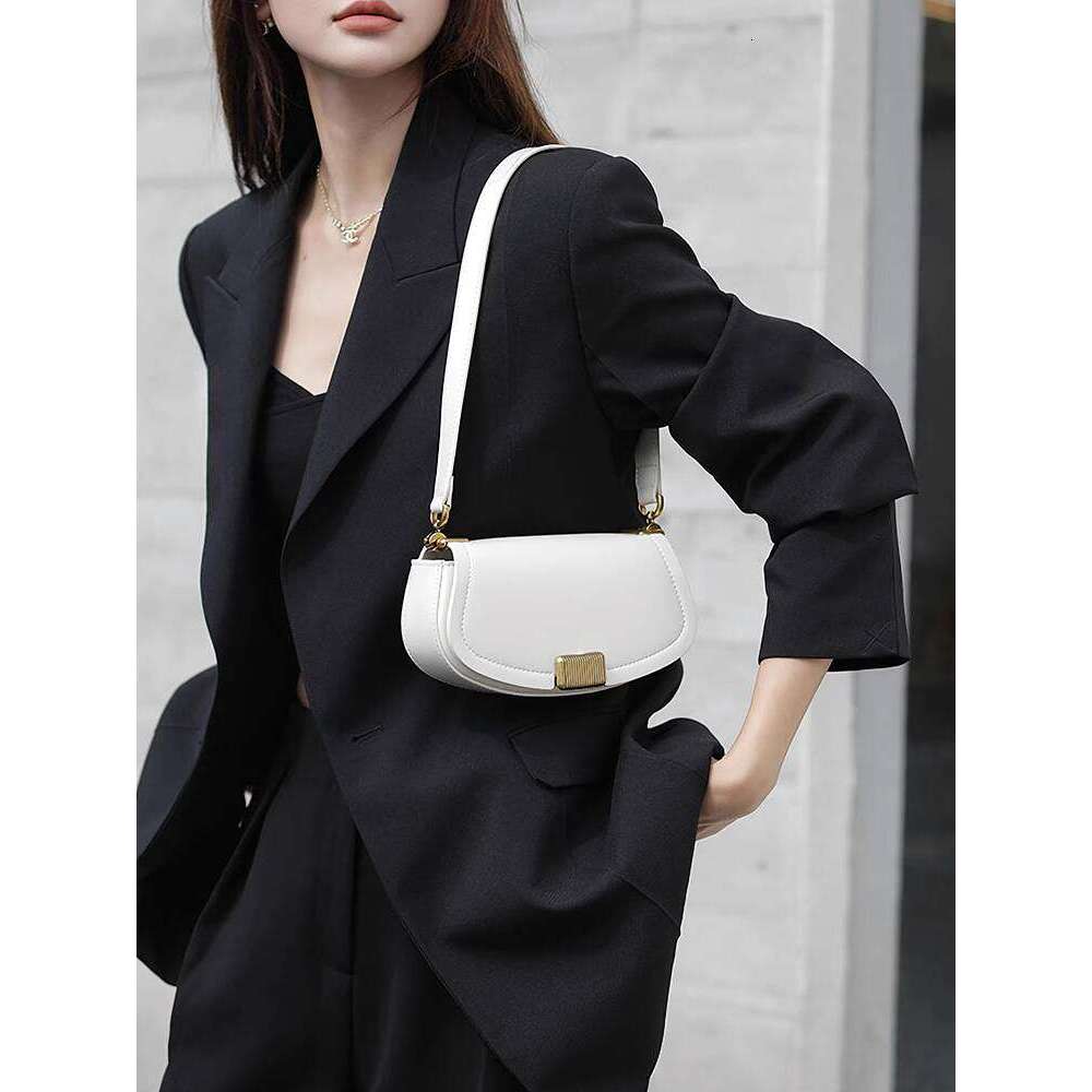 High-End Luxury Niche Black Underarm Women 2025 New Commuter Shoulder Crossbody Saddle Bag for Summer