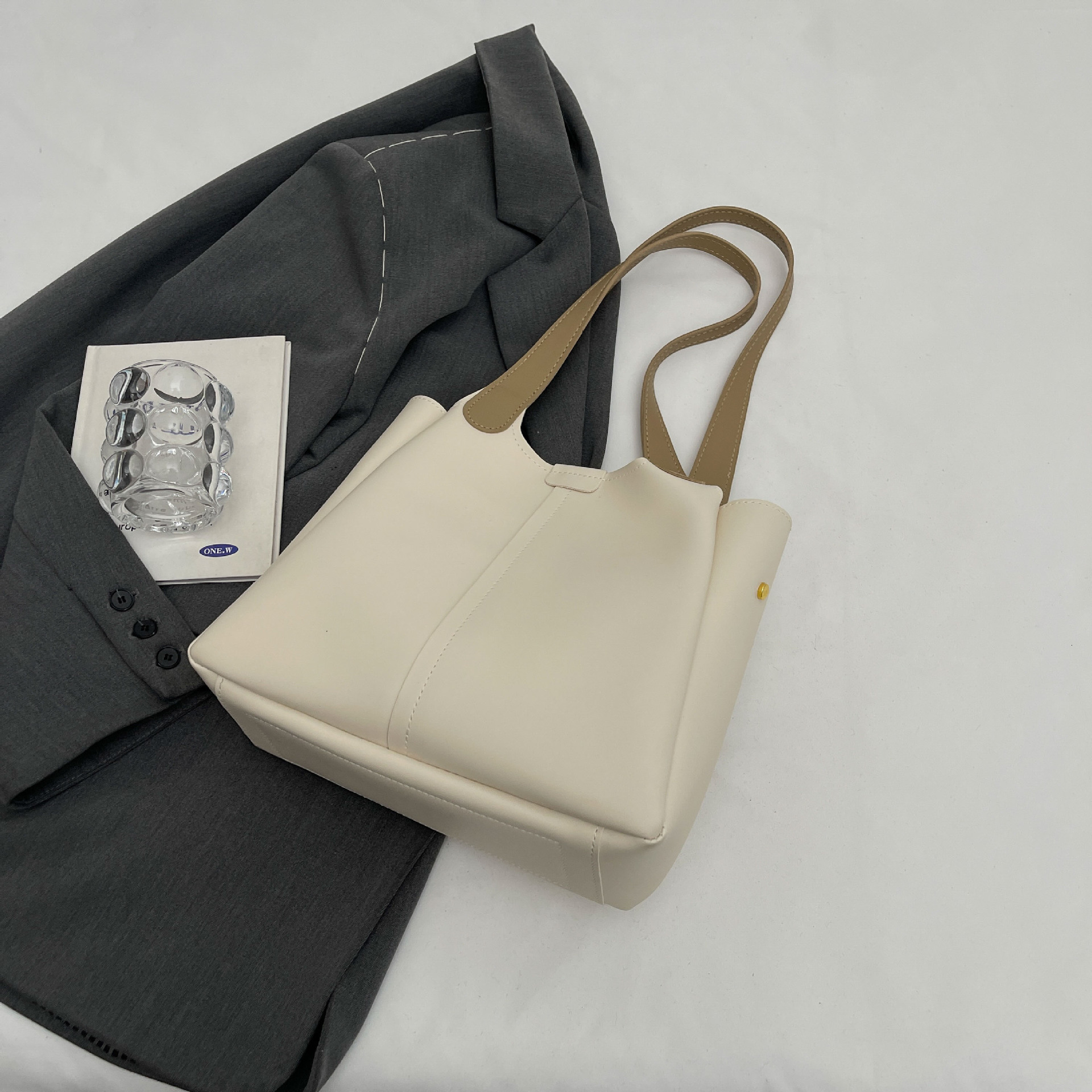 Large capacity handbag, new fashionable shoulder bag, multifunctional commuting handbag, designer women's crossbody bag