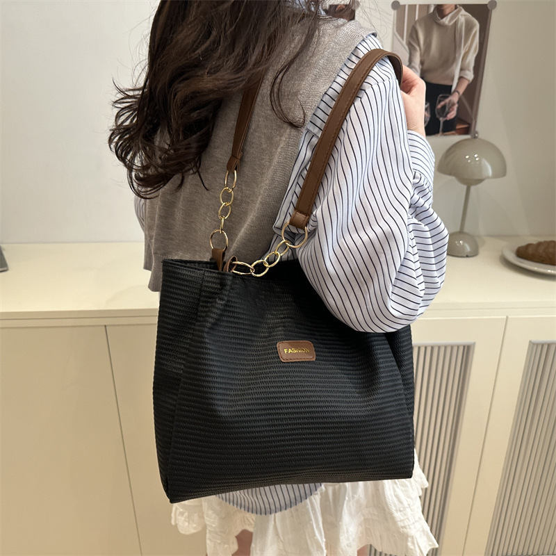 designer Fashion Casual Texture Niche Design Underarm Bag 2025 Spring Simple New Trendy Women's Shoulder Bag