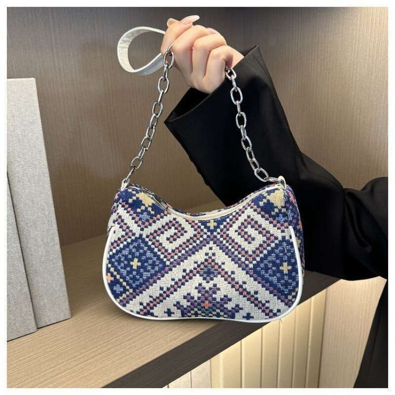2023 Niche Design New Trendy Women's Embroidered Ethnic Style Chain Fashion Versatile Handbag Shoulder Underarm Bag