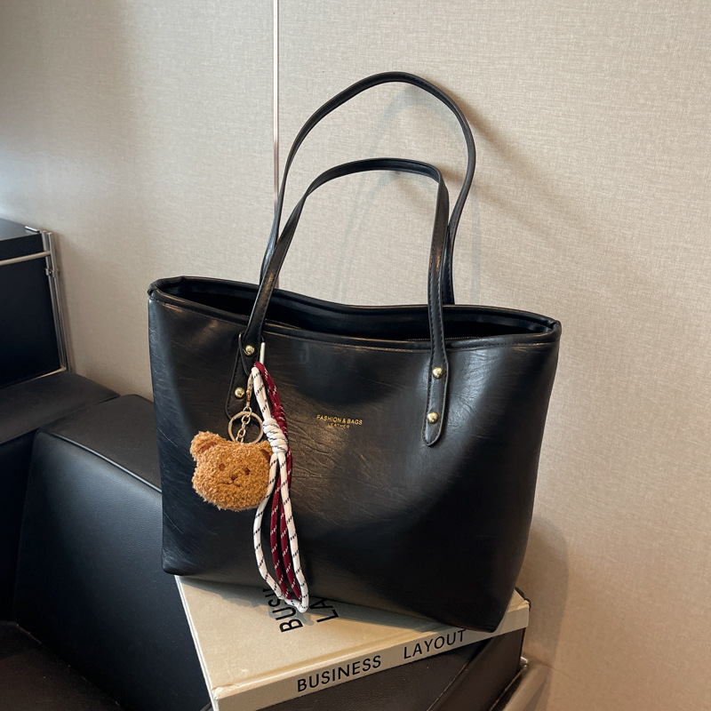 Free shipping designer bag for 2025 New Large Capacity Commuter Fashion Shoulder Casual Women Tote Bag