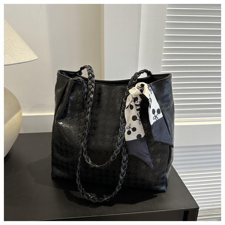 designer 2025 Summer New Fashion Silk Scarf Handbag Shoulder Large Capacity Tote Bag Women's Bag Supports Wholesale and Mixed Orders