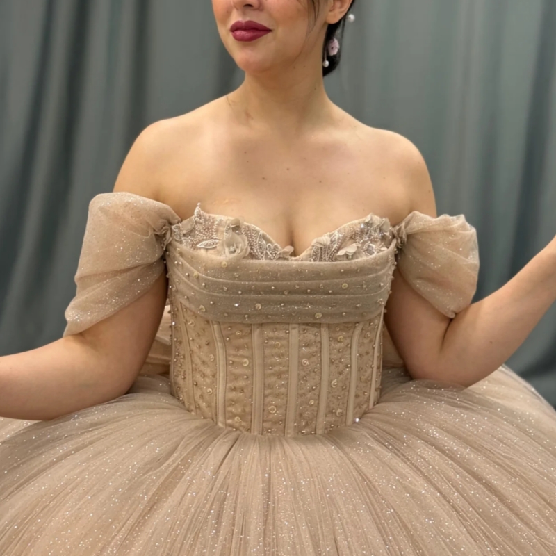 Champagne Shiny Quinceanera Dresses Beads Appliques Tiered Tull Ball Gown Off The Shoulder Birthday Formal Party Vestidos 15 Anos