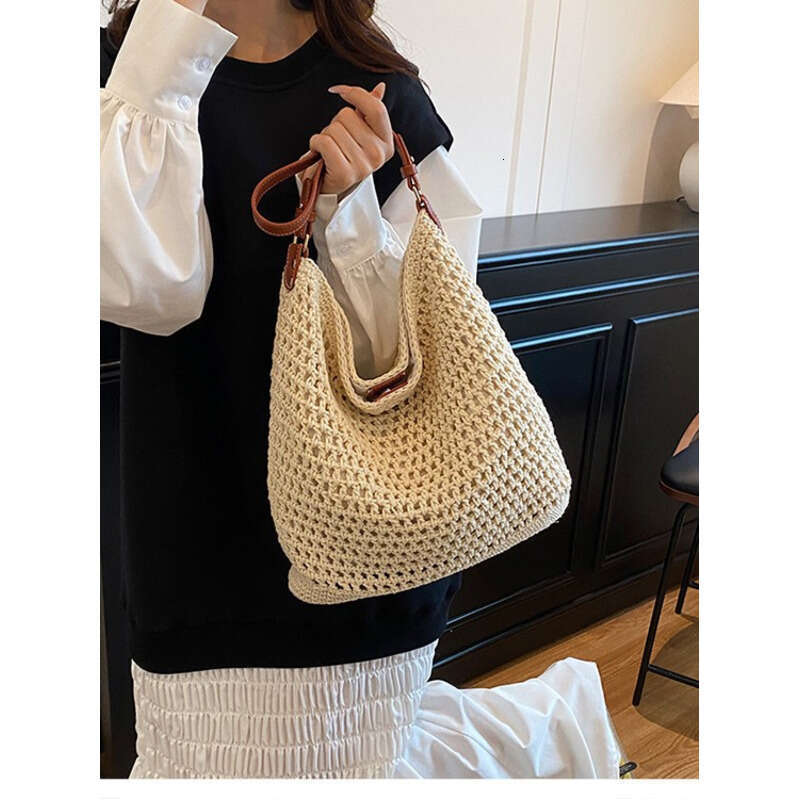 Straw Beach Tote Handwoven Straw For Women Large Capacity New Single Shoulder Crossbody Beach Vacation Bucket Bag Straw Large Tote