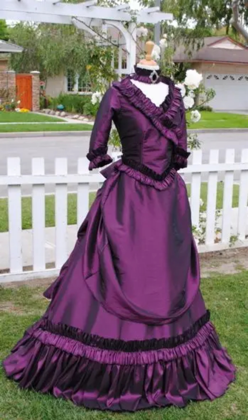 Medieval Victorian Prom Dresses Ruched Classical Gothic Vampire Gown Women 18th Century Revolution Georgian Era Baroque Style Purple Evening Dress For