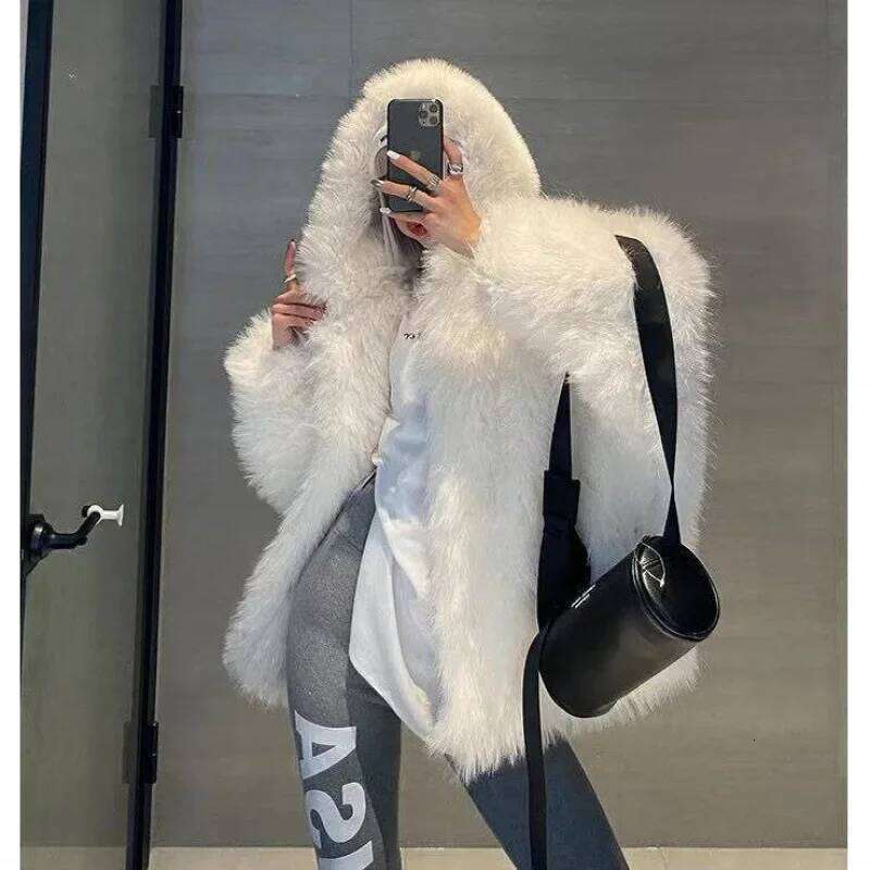 2025 Autumn/Winter New Style Korean Faux INS Web Red Street Hooded Fox Fur Medium-Length Jacket For Women From China