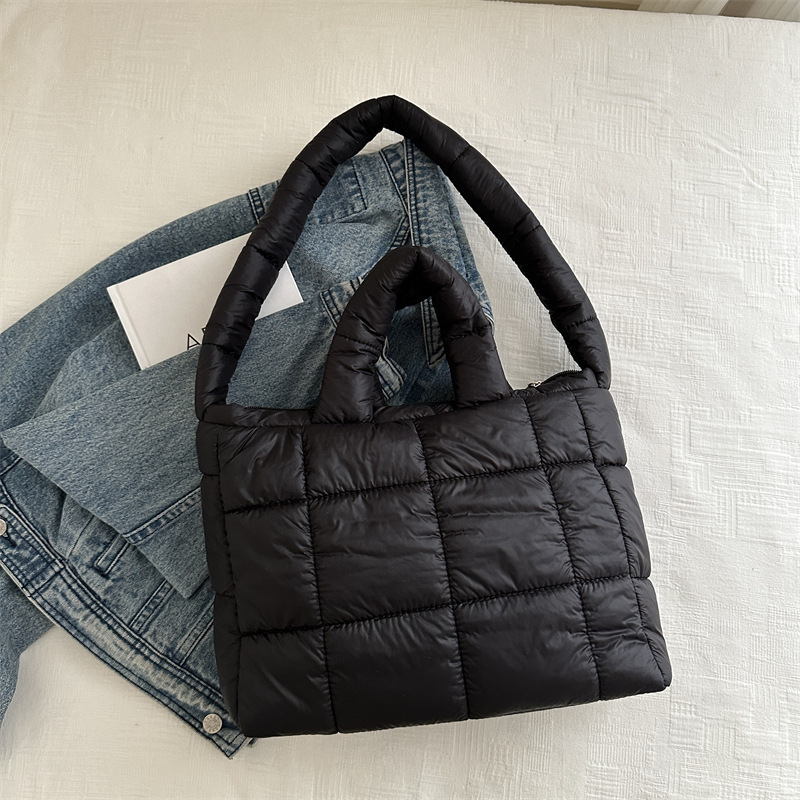 designer Fashion Simple Tote Bag Solid Color Casual Shoulder Handbag 2025 Summer New Women's Niche Shoulder Bag