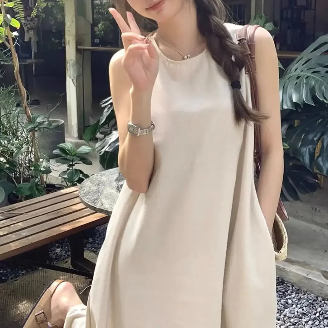 Korean Style Summer Sleeveless Vest Dress Womens French Elegant n Simple Long Round Neck Back Hollow Out One Piece Dress 250604