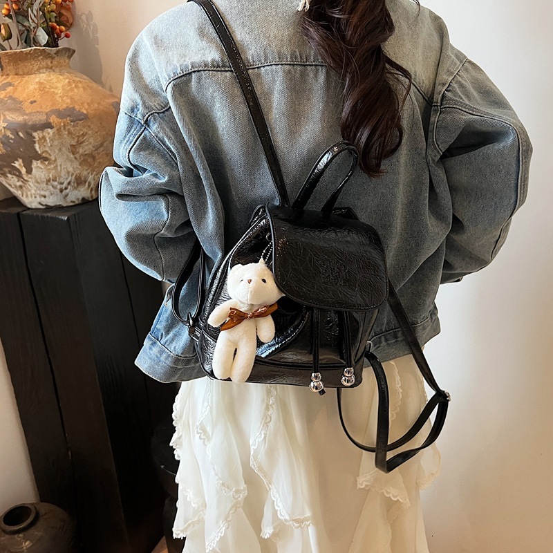 designer High-Quality Texture Backpack for Women 2025 New Fashionable Trendy School Bag for College Students Outdoor Commuting Handheld Small Backpack