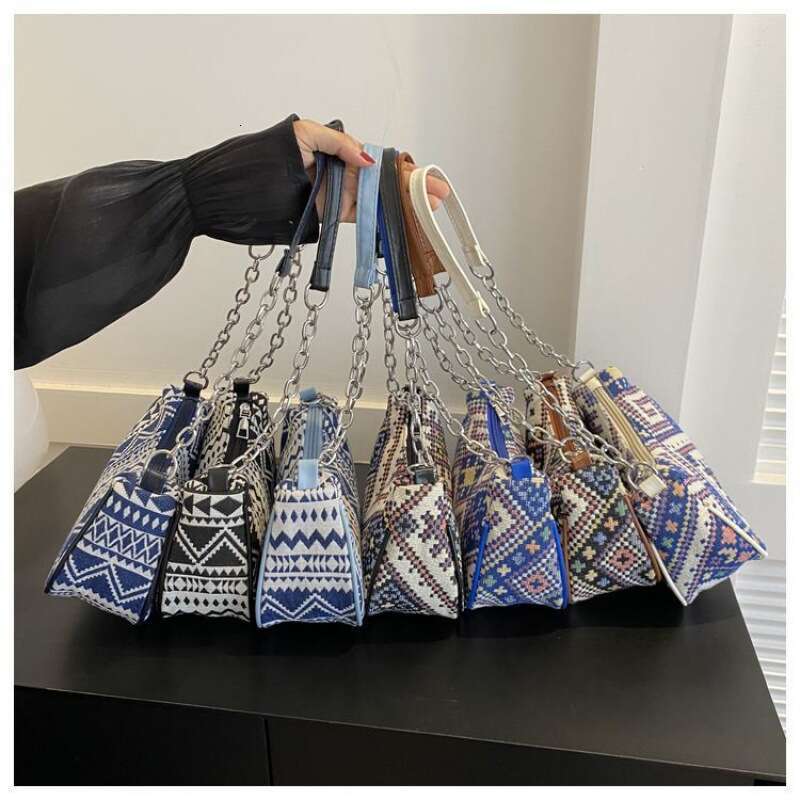 2023 Niche Design New Trendy Women's Embroidered Ethnic Style Chain Fashion Versatile Handbag Shoulder Underarm Bag