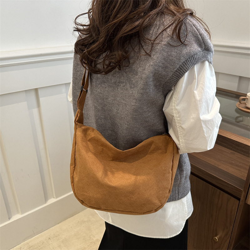 designer New Crossbody Bag Large Capacity Forest Style Casual Fashion Simple Tote Bag Shoulder Bag for College Students Class Commuting Bag