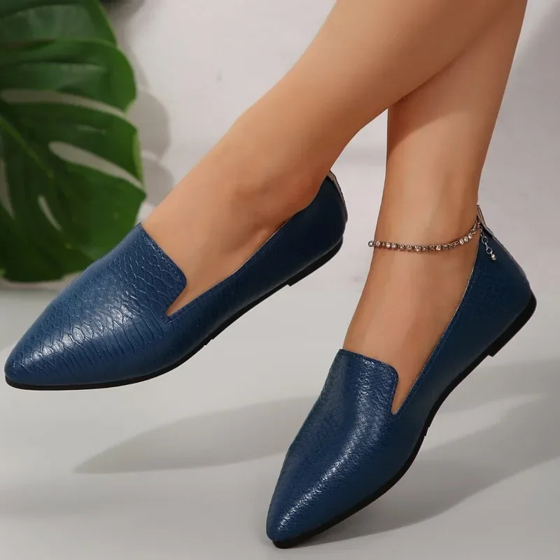 Vintage leather pointed flat shoes 2025 womens large soft sole comfortable spring and summer slip-on casual small leather shoes 250603