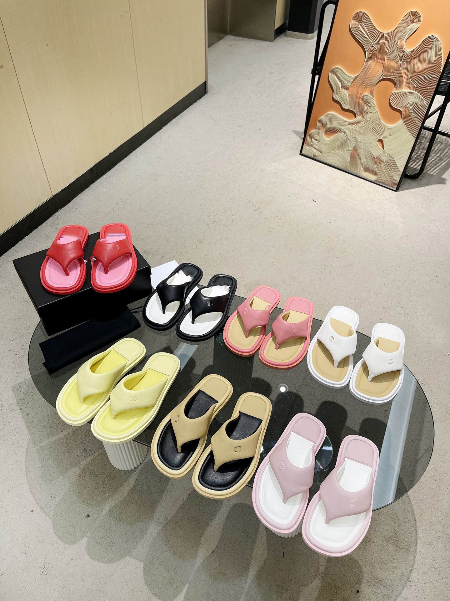 NEWEST High Quality Designers Luxury Slippers Slide Women Ladies real leather Hollow Flip flops, multi colored Sandals Lnterlocking Scuffs Lovely Beach Slippers