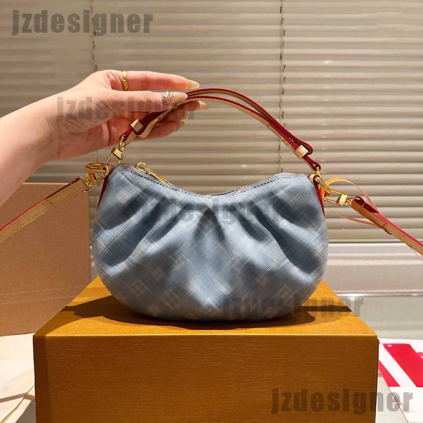 Luxury Pochette Valley Lady Fashion Handbags Women Designer Shoulder Bag Washed Denim Tote Bag Underarm Hobo Bag Clutch Bag Crossbody Bag Wallets Purse Sling Bag