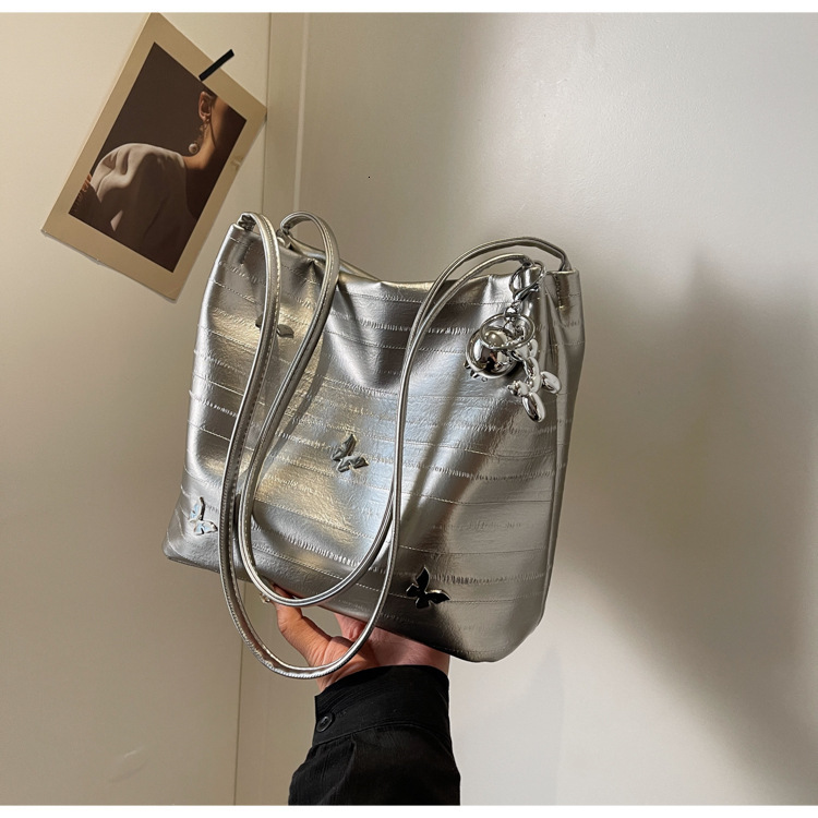 Top Brand High Quality New Style New Model Available Versatile Casual Simple Fashion Sense Butterfly Style Tote Shoulder Bag for Women New Free Delive