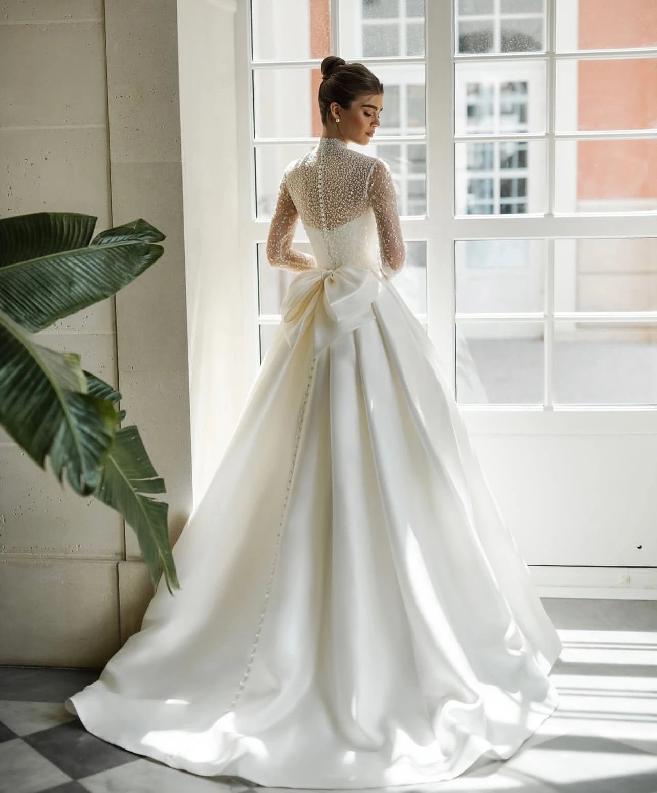 New Classic Wedding Dress 2025 For High Neck Long Sleeves Sequins Beads Big Boe Satin Church Bride Bridal Gowns Vestidos De Noiva Robe De Mariage