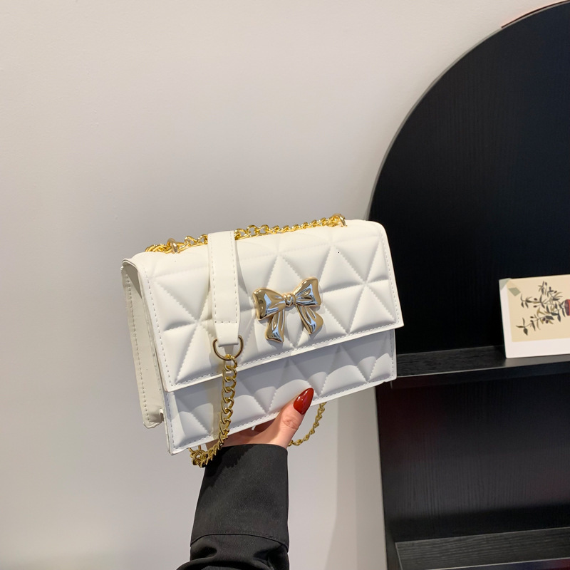 Top brand high-quality new free designer bag chain women's armpit bag 2025 new fashionable quilted embroidered shoulder slanted body new free des