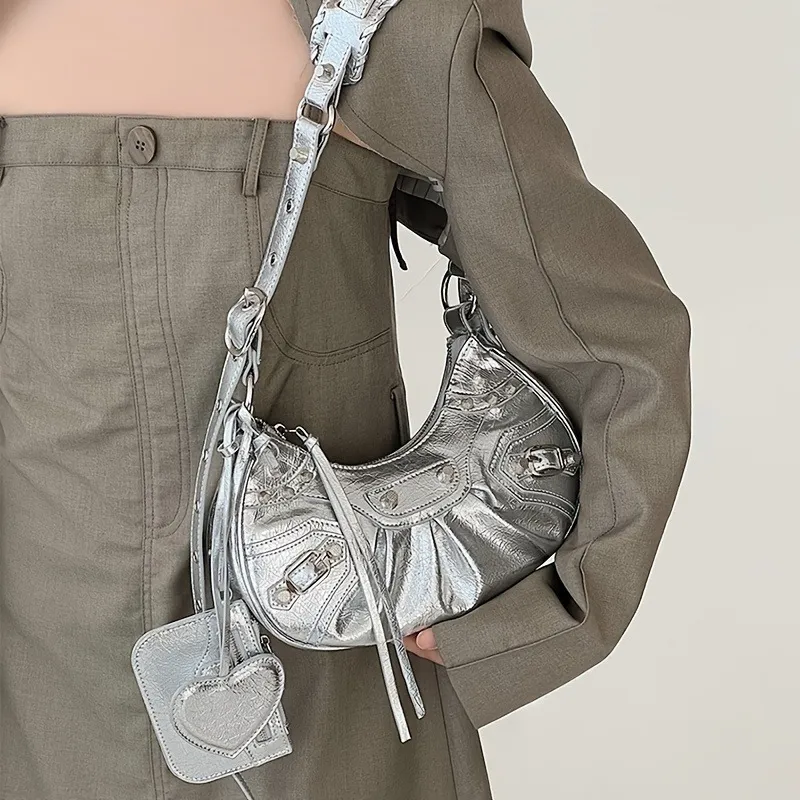 Designer bag Shoulder Bag Luxury Bag Crossbody Purse Designer 2025 New Fashionable motorcycle bag underarm bag rivet tassel high-end pleated bag single shoulder bag