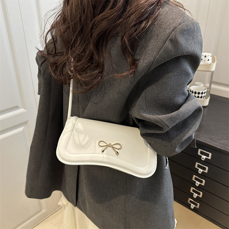 designer Casual Texture Personality Trend Baguette Bag Fashion 2025 Spring New Simple Stylish Women's Shoulder Crossbody Bag