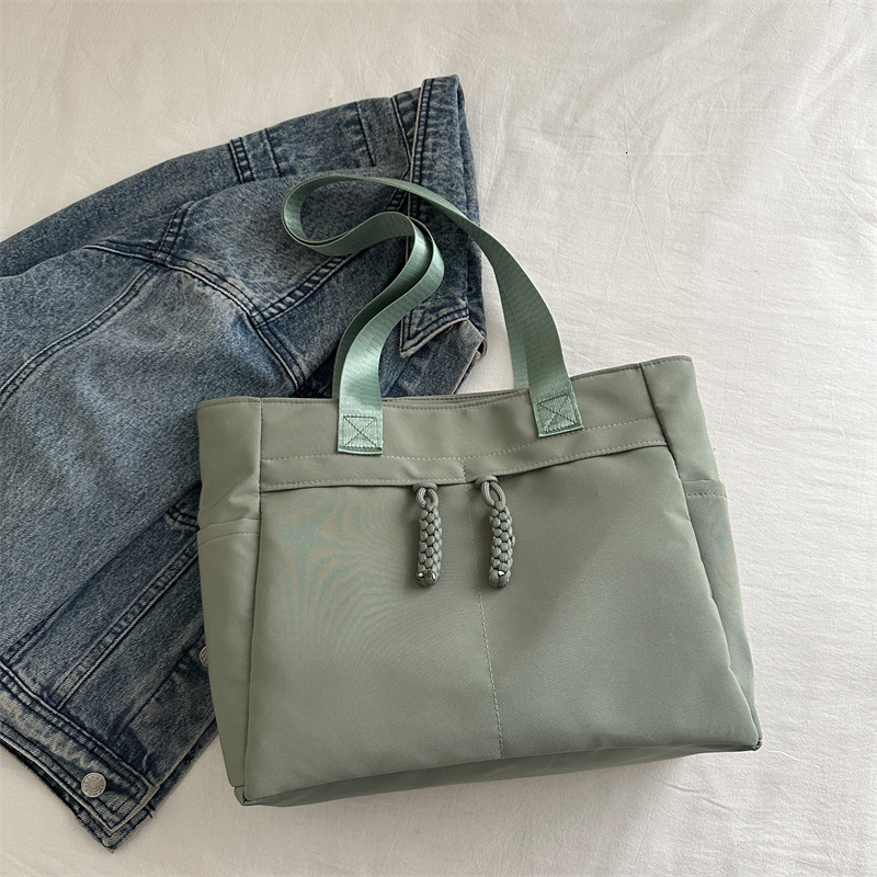 designer Minimalist Korean Style Large Capacity Commuter Tote Bag 2025 Winter New Lightweight Fashion Casual Shoulder Underarm Women's Bag