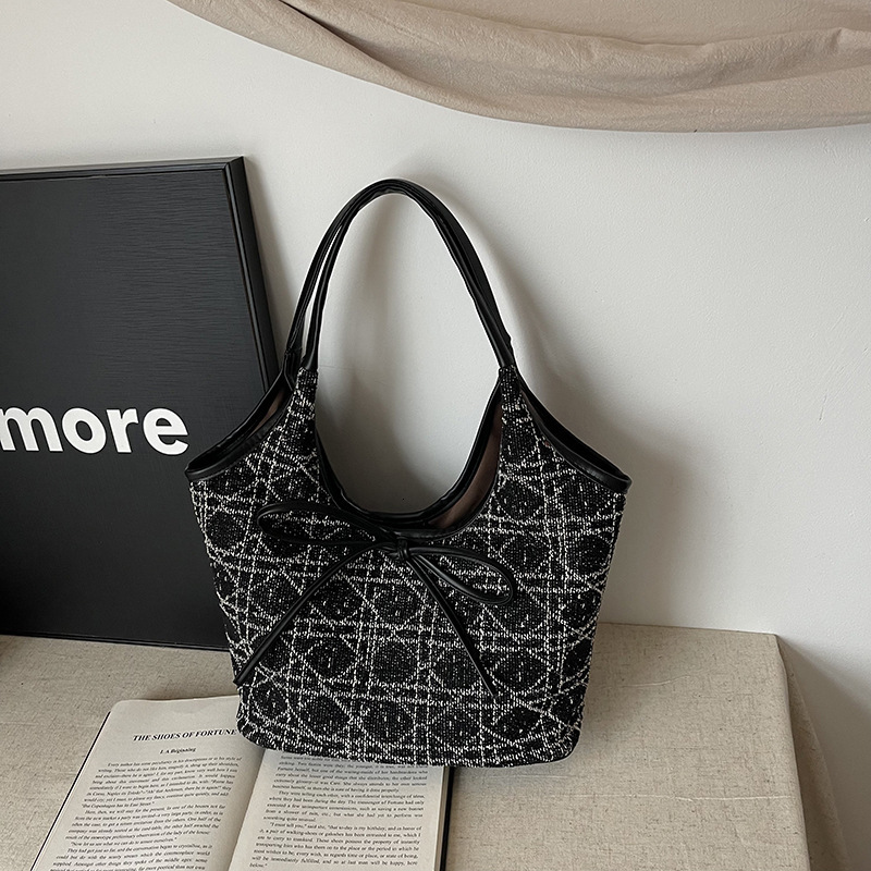 Free Shipping Designer Bag 2025 New Handbag Women's Trendy Tote Simple Large Capacity Commuter Single Shoulder Underarm Bag