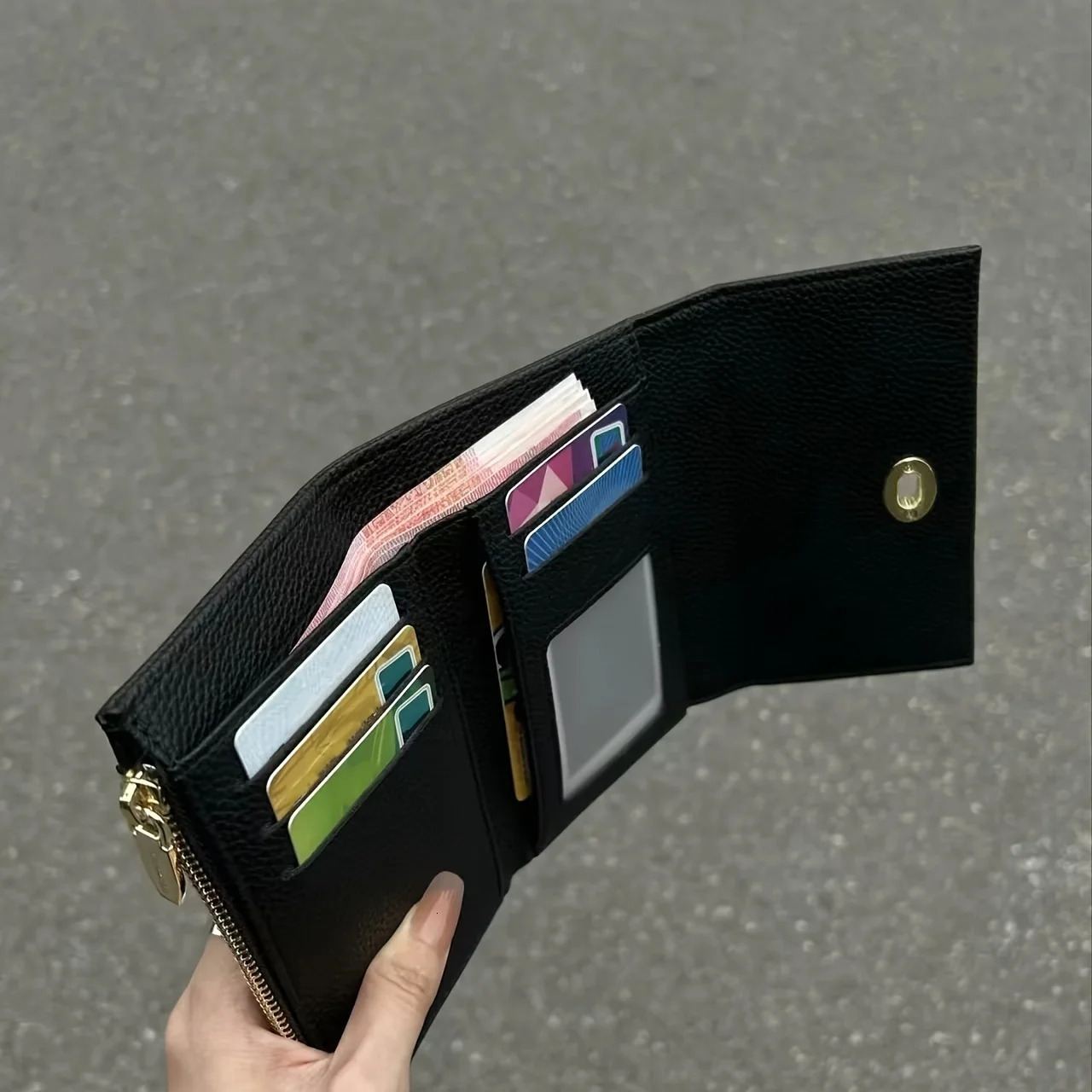 Exquisite Black Womens Wallet Cool Style Compact Card Holder Multiple Slots and Short Wallets 250605
