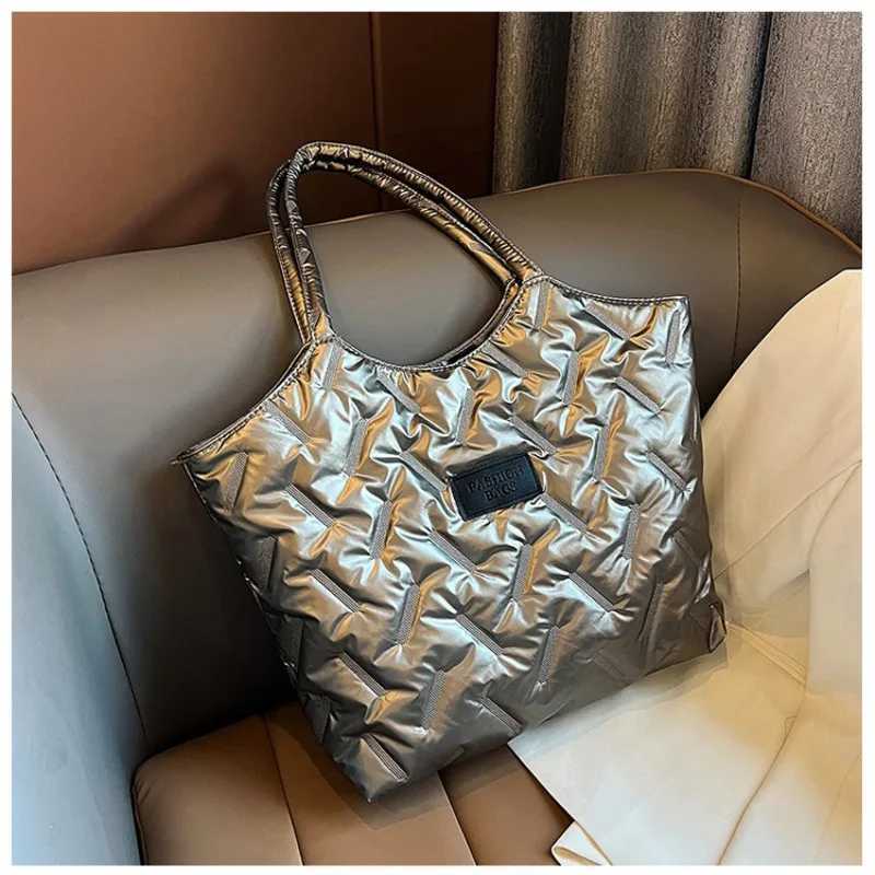 Women Padded Tote Bag Versatile Solid Puffer Bag Big Capacity Quilted Shoulder Bag Casual Winter Commuting Bag XJ250605