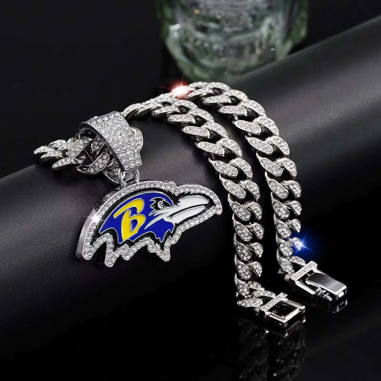 Mens Hip Hop Cuban Chain Necklace Streetwear Jewelry Gift US Football Team Full Rhinestone Pendant Necklace Wholesale