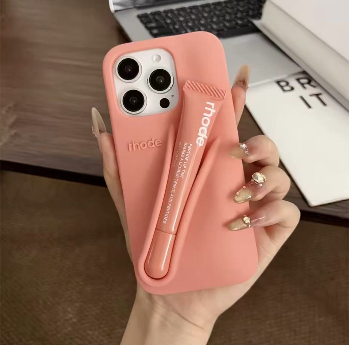 Original Rhode Phone Case for iPhone 15 16 Pro 15 16 Pro Max Lipstick Soft Silicone Bumper Lip Gloss Holder Makeup Cover Rhode