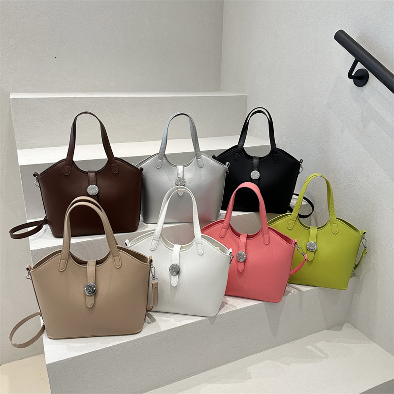 designer Spring New Stylish Bucket Bag 2025 Fashion Trend Niche Design Casual Texture Women's Shoulder Crossbody Bag