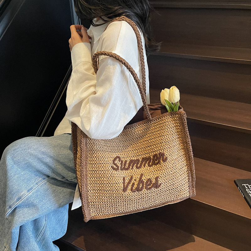 designer Fashion Underarm Straw Bag Fashion Trend Women's Handbag Commuting Travel Versatile Beach Bag Straw Bag