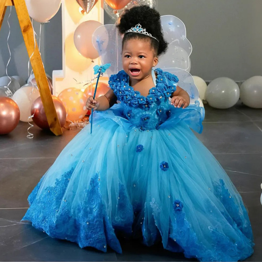 2025 Blue Flower Girl Dresses Short Sleeves V Neck Princess Queen Communion Dress Appliqued Lace Beaded Little Kids First Birthday Party Weddding Gown
