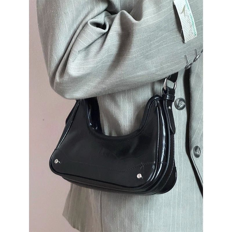 Ladies' summer new chain underarm long stick bag with texture, multifunctional, niche single shoulder crossbody bag, designer single shoulder bag