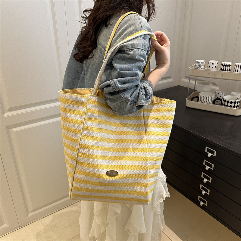 designer Niche Design Artistic Style Casual 2025 Trendy Fashion Sweet Lazy Personality Trendy Shoulder Bag Tote Bag