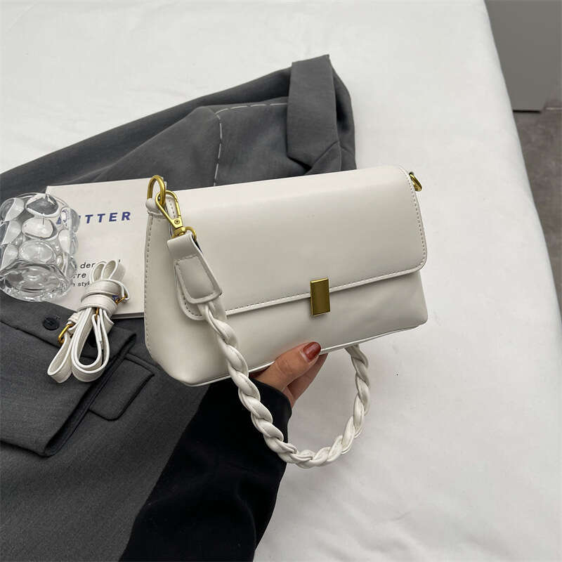 Minimalist Korean Style Small Square for Women 2025 New Trend Spring Summer Large Capacity Commuter Shoulder Crossbody Bag