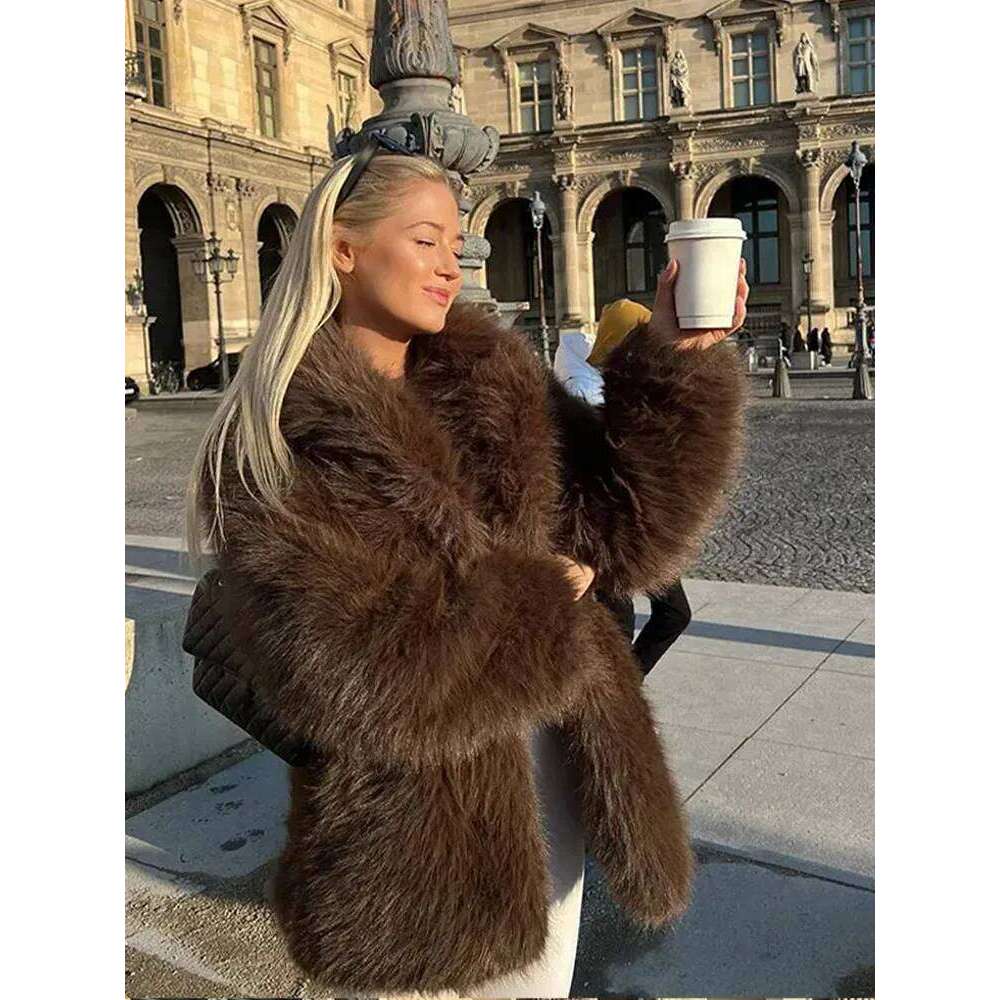 Coats Designer Women Brown Faux Fur Women Fluffy Jacket Lapel Long Sleeve Female Coat 2025 New Spring Natural Warm Soft Oversized Loose Lady Outwears 