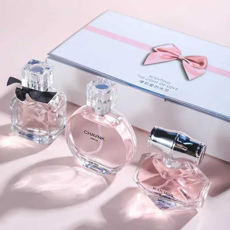 90ML(30mlx3PCS) Eau De Parfum Gift Box Feminino Spray Fresh Light Scent Floral Fruity Chypre Notes LongLasting Women Perfume Set W250605