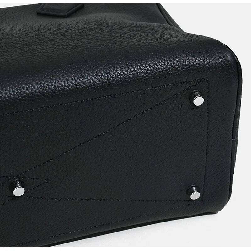 Women's Bags Designer 25 New Head Layer Cowhide Tote Versatile Commuting Genuine Leather Women's Handbag Retro Bowling Bag