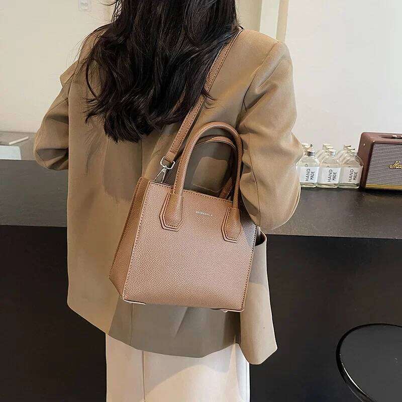 Women's Bags Designer Spring New: Women's Niche Fashion Handbag. Simple Lychee Pattern Solid Color, Sophisticated Single Shoulder Messenger 