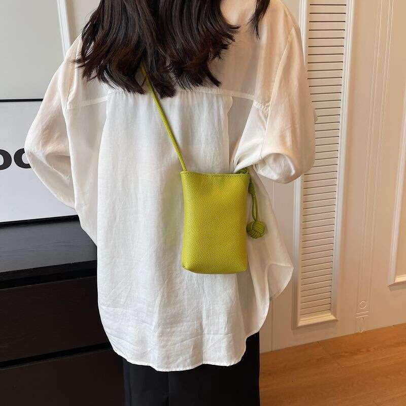 Summer Super Popular Crossbody Small for Women New Green Mini Walking Textured Niche Phone Bag