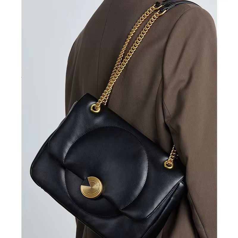 New fashionable and minimalist women's bag with niche design, underarm bag, designer fashion shoulder bag, crossbody bag