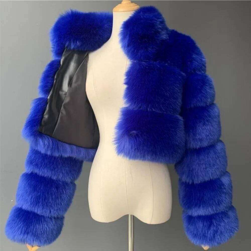 S-8XL Winter Warm Loose Fluffy Plush Jacket Women Striped Faux Fur Soft Veet Coat Ladies Long Sleeves Thick Short Overcoat