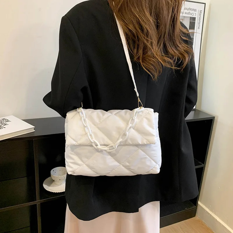 Fashion Chain Crossbody Bags Women Winter Cotton Padded Quilted Shoulder Bags Casual Large Capacity Simple Female Handbags 250530