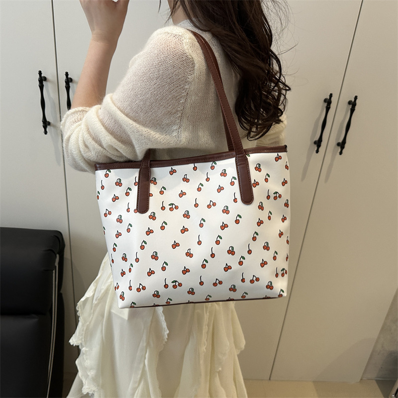 designer Tote Bag New Summer Large Capacity Women's Commuter Shoulder Handbag Storage Bag for College Students