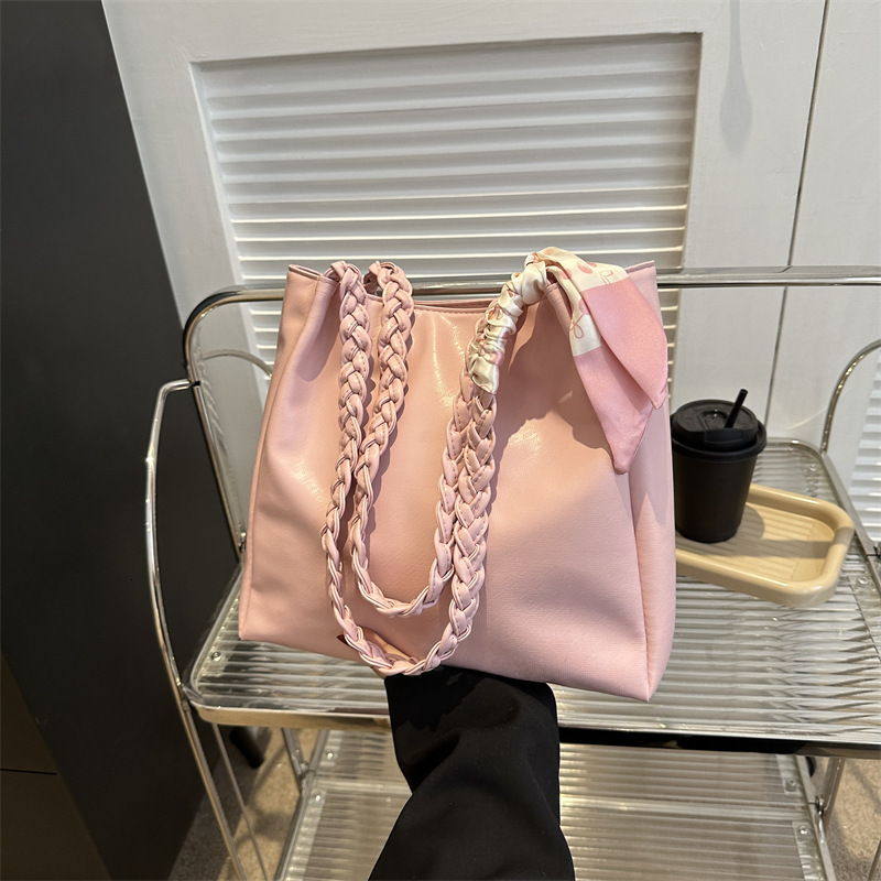 designer 2025 Summer New Fashion Silk Scarf Handbag Shoulder Large Capacity Tote Bag Women's Bag Supports Wholesale and Mixed Orders