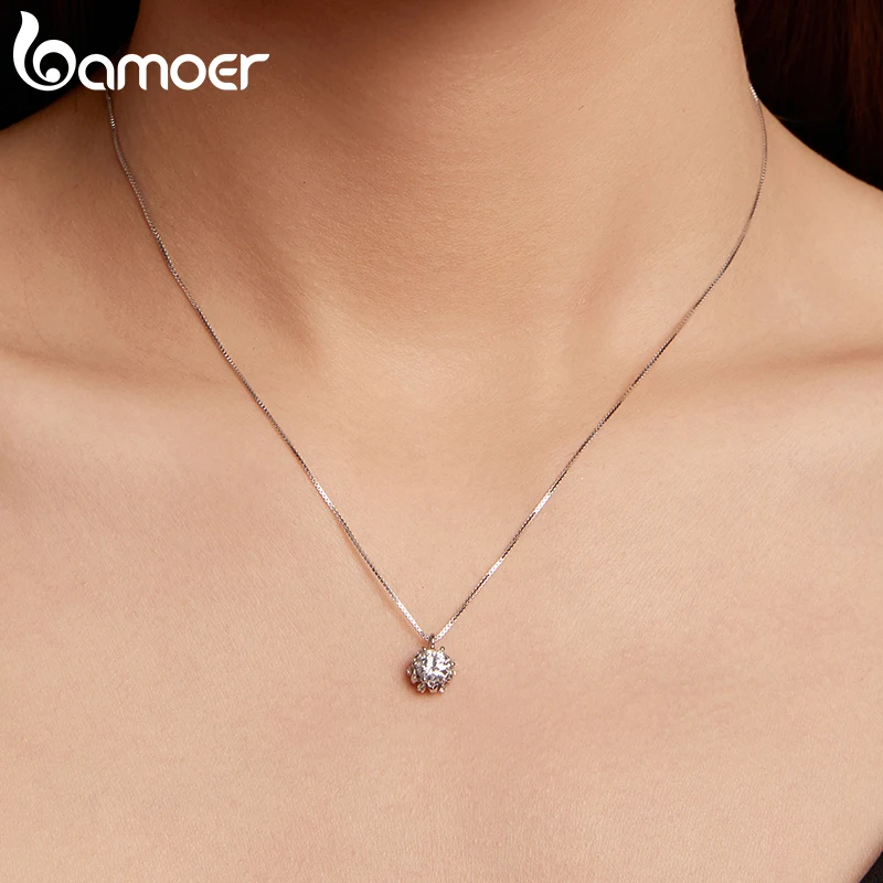 BAMOER Flower Buds Moissanite Necklace, 925 Sterling Silver Pendant Necklace with Box Chain for Women Romantic Jewellry Gift MSN050