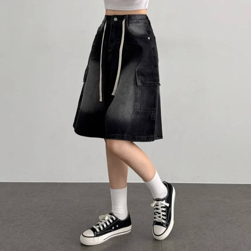 Loose Fit High Waist Straight Leg Denim Shorts with Big Pockets Japanese Style Workwear FivePocket Washed Jeans Shorts 250604