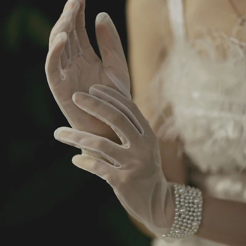 Arrival White Bridal Gloves Bride Wedding Gloves Beaded Pearls Gloves Women Elegant Guantes Complementos De Boda 250530