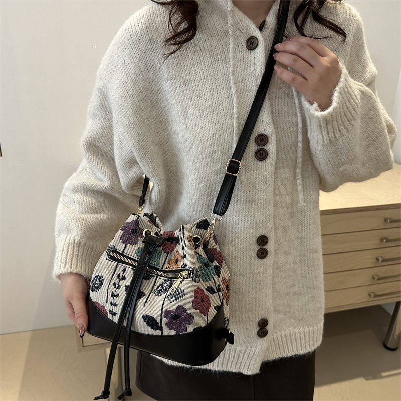 designer Trendy Women's Bags 2025 New Fashion Ethnic Style Bucket Bag Casual Texture Commuter Shoulder Crossbody Bag